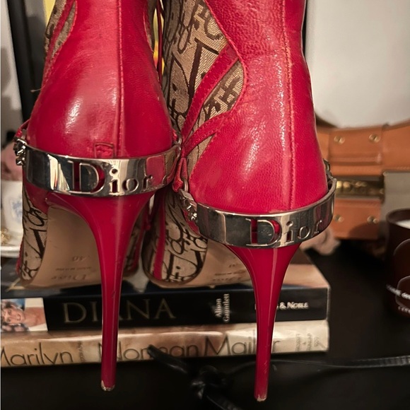 Dior Rasta Heels - Picture 2 of 3